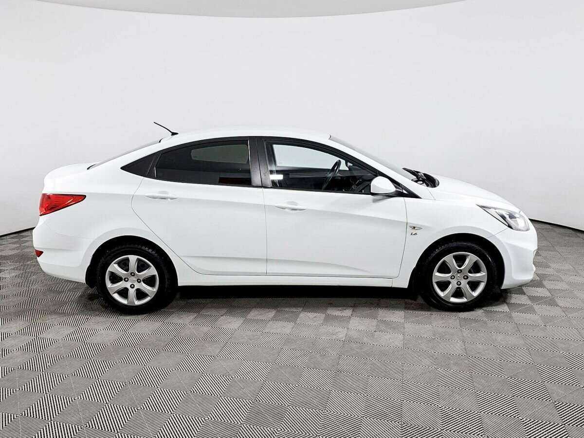 Купить Hyundai Solaris с пробегом. Фото: #3