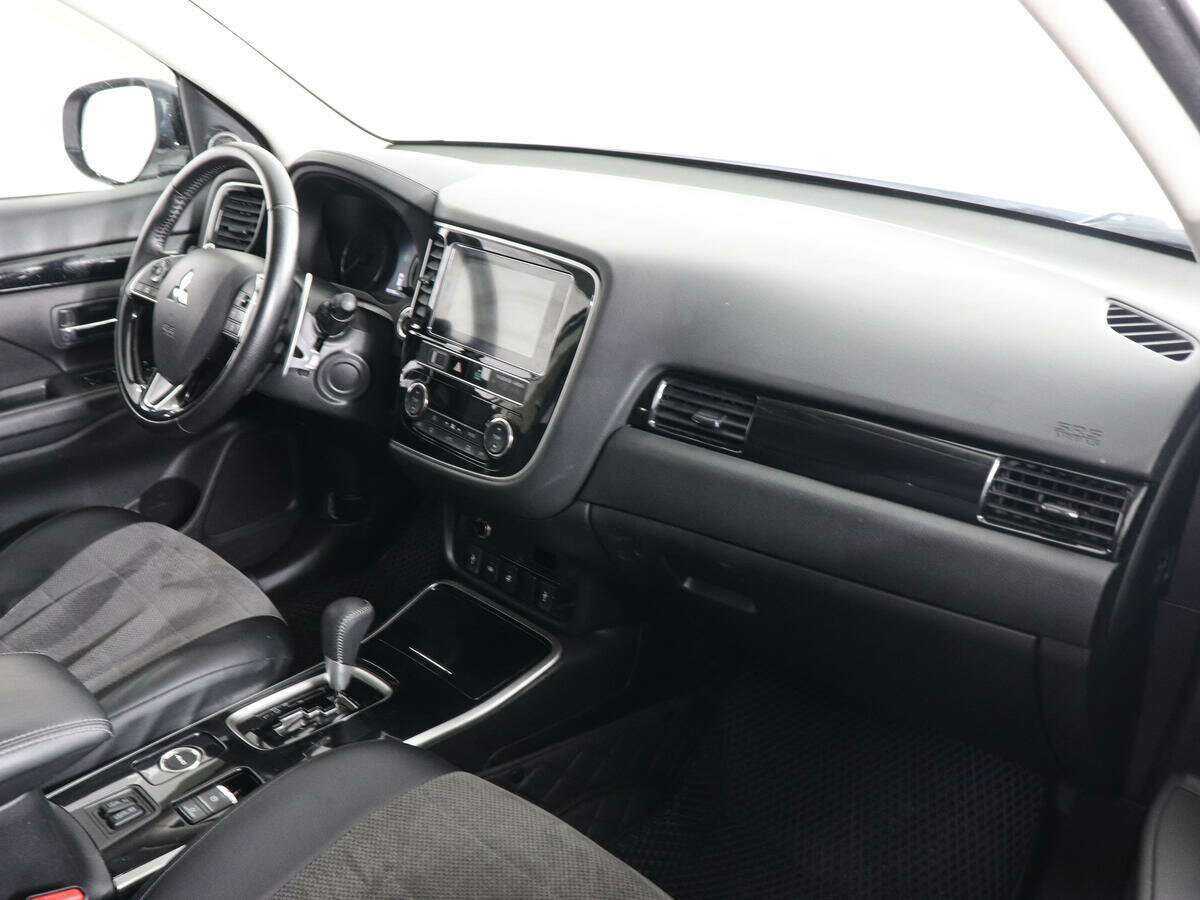 Купить Mitsubishi Outlander с пробегом. Фото: #8