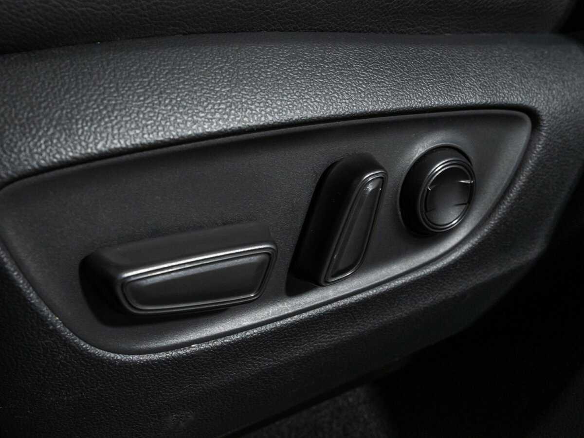 Купить Toyota RAV4 с пробегом. Фото: #13