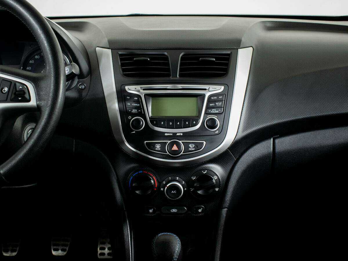 Купить Hyundai Solaris с пробегом. Фото: #8