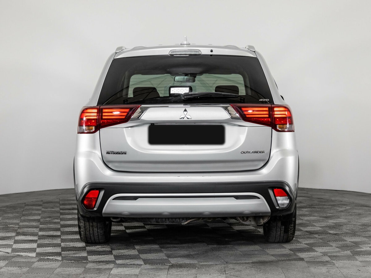 Купить Mitsubishi Outlander с пробегом. Фото: #4