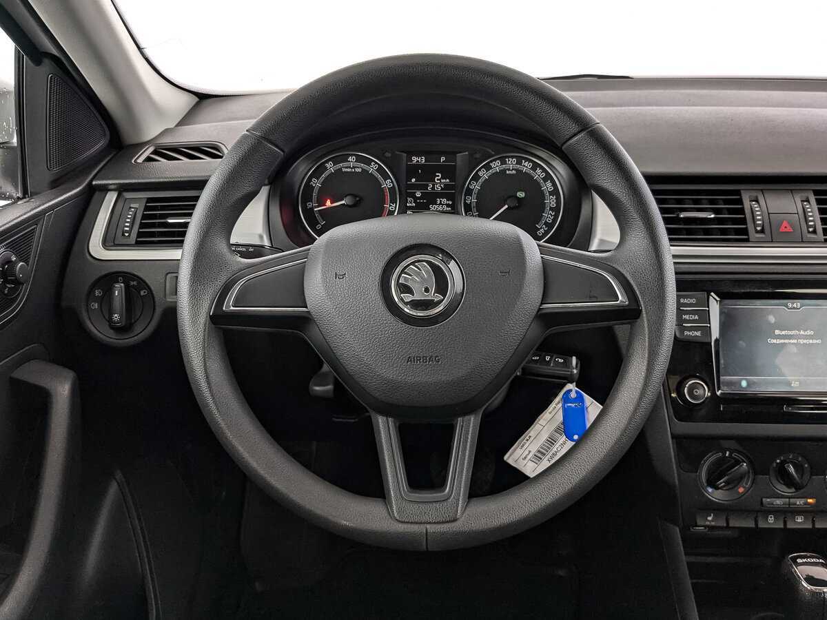 Купить Skoda Rapid с пробегом. Фото: #17