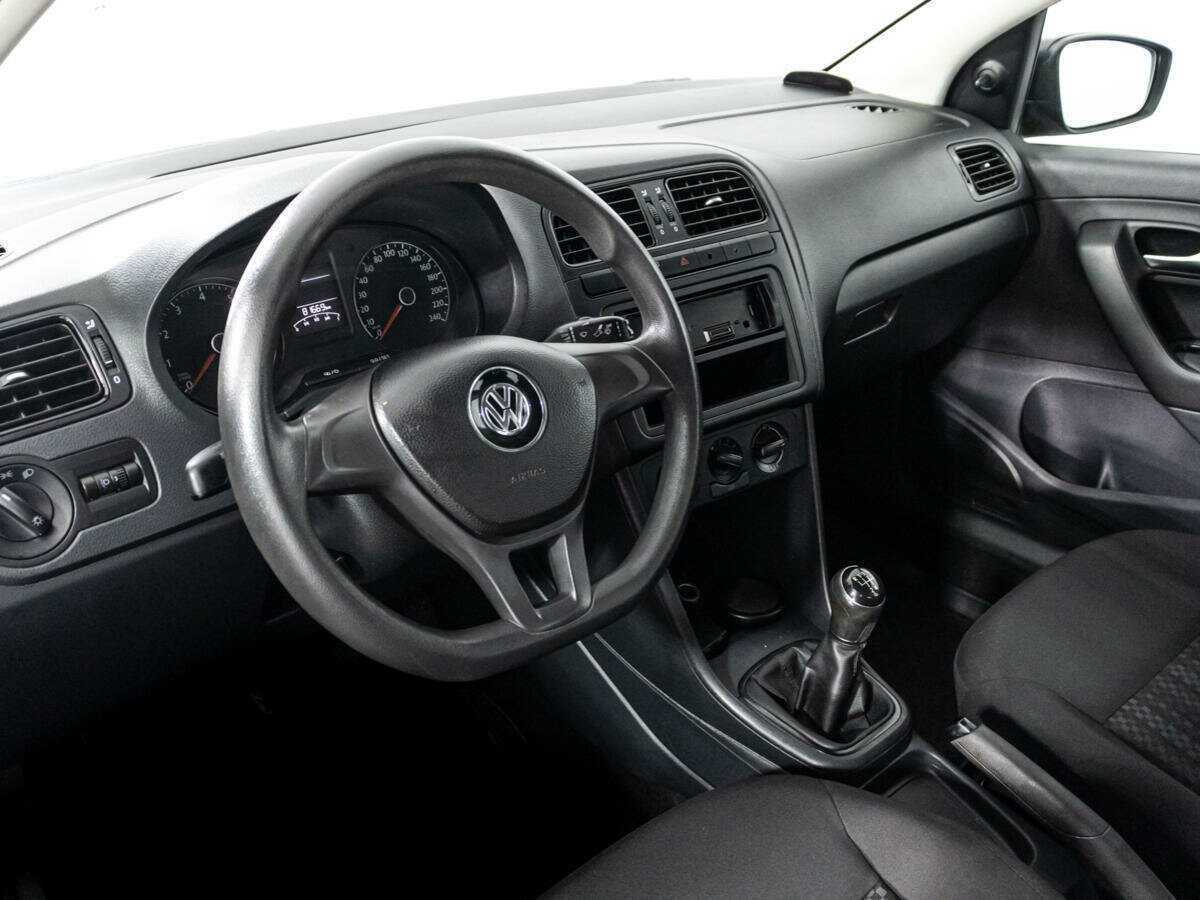 Купить Volkswagen Polo с пробегом. Фото: #10