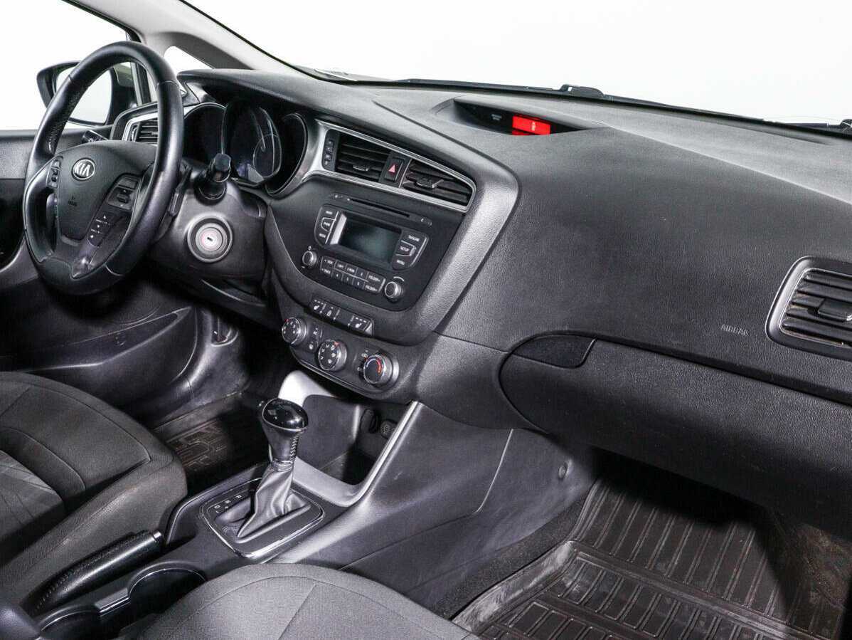 Купить Kia Ceed с пробегом. Фото: #8