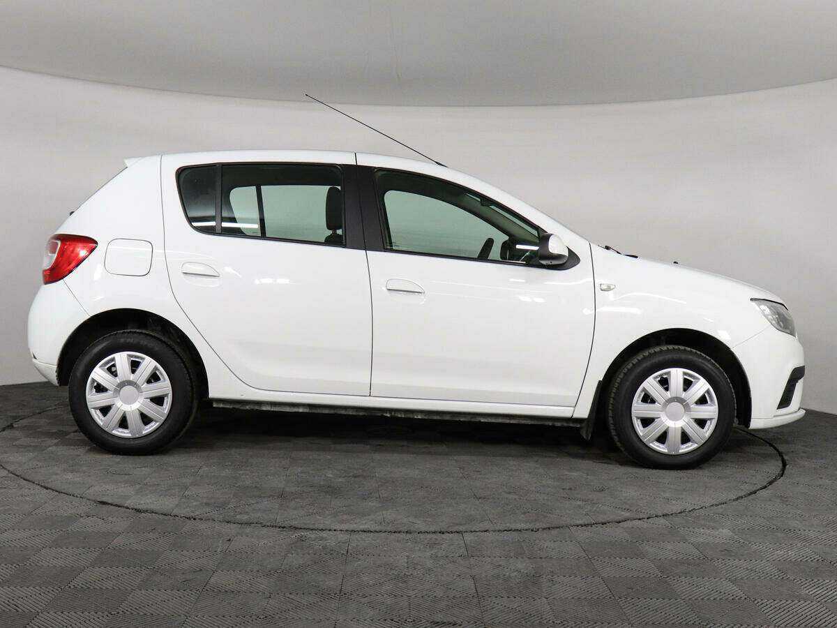 Купить Renault Sandero с пробегом. Фото: #3