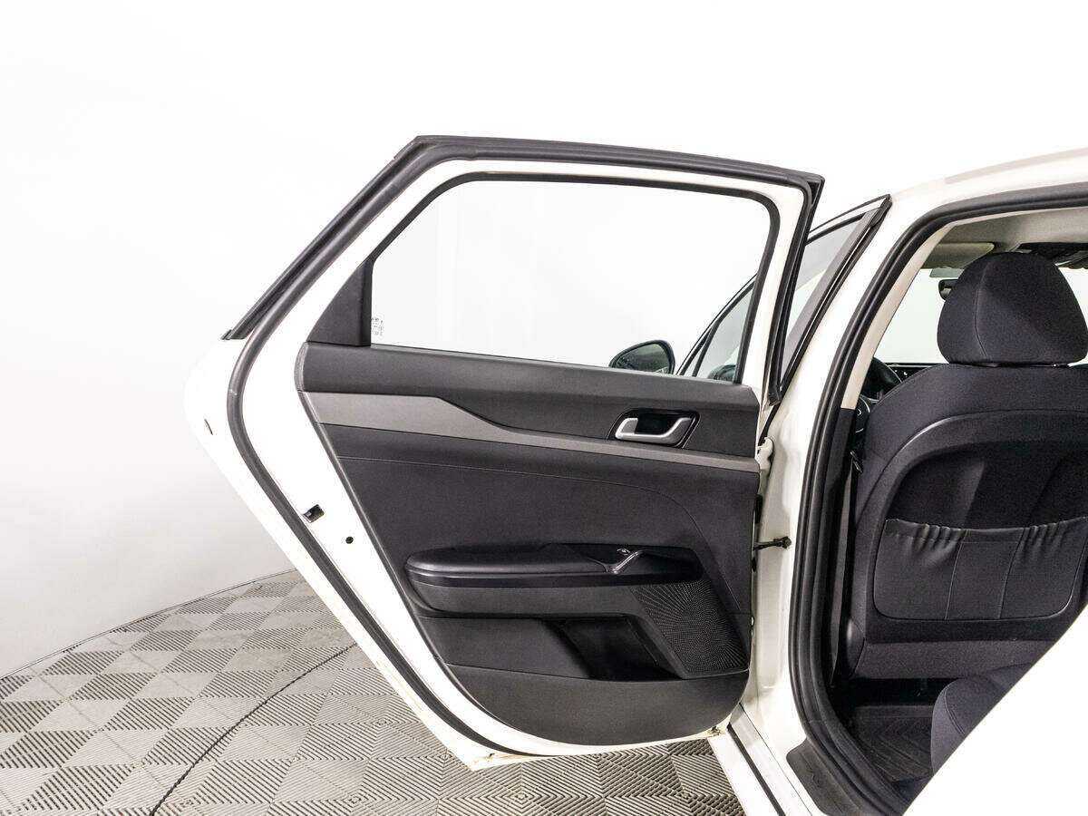 Купить Kia K5 с пробегом. Фото: #22