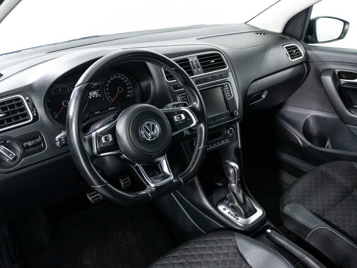 Купить Volkswagen Polo с пробегом. Фото: #10