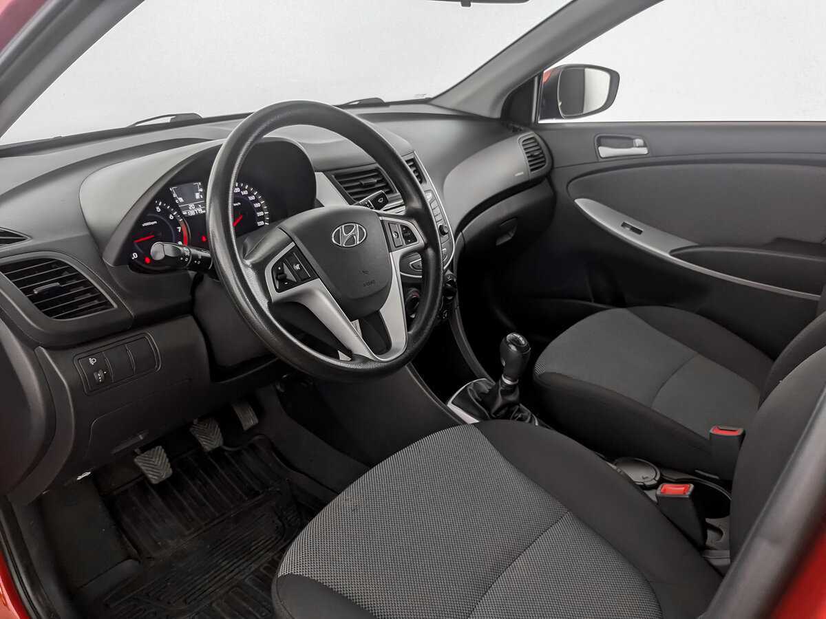 Купить Hyundai Solaris с пробегом. Фото: #13