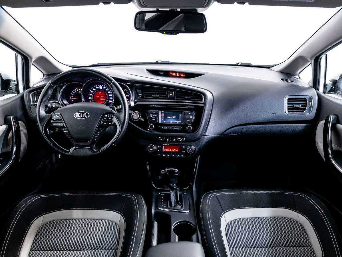 Купить Kia Ceed с пробегом. Фото: #8