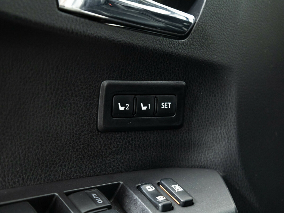 Купить Toyota RAV4 с пробегом. Фото: #12