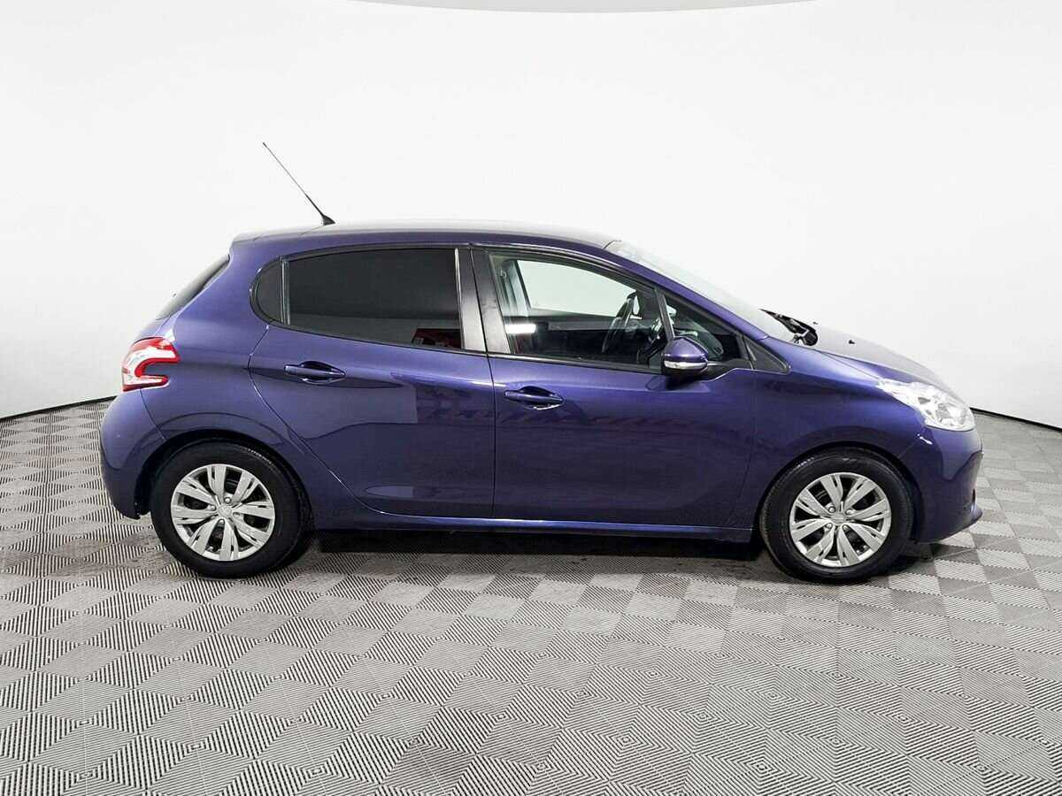 Купить Peugeot 208 с пробегом. Фото: #3