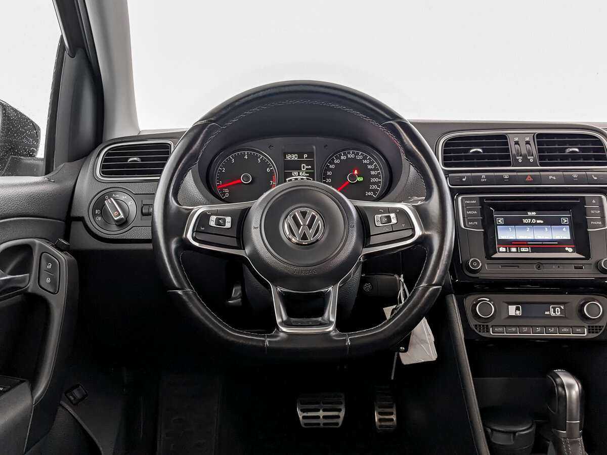 Купить Volkswagen Polo с пробегом. Фото: #16