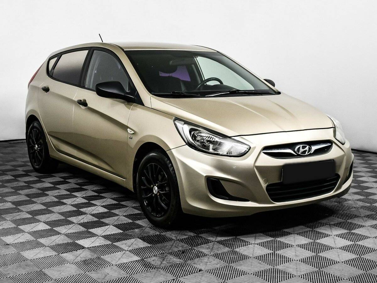 Купить Hyundai Solaris с пробегом. Фото: #2