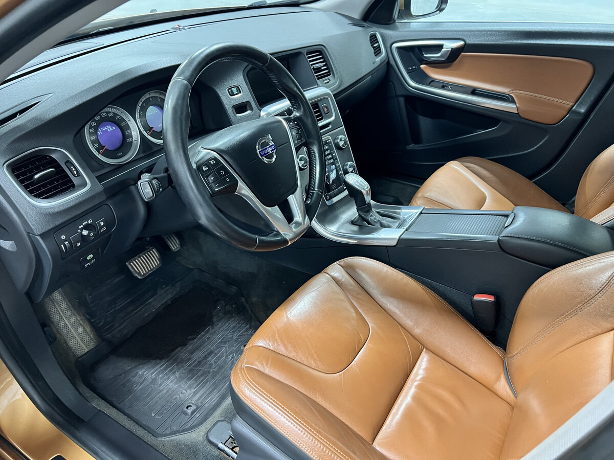 Купить Volvo S60 с пробегом. Фото: #15