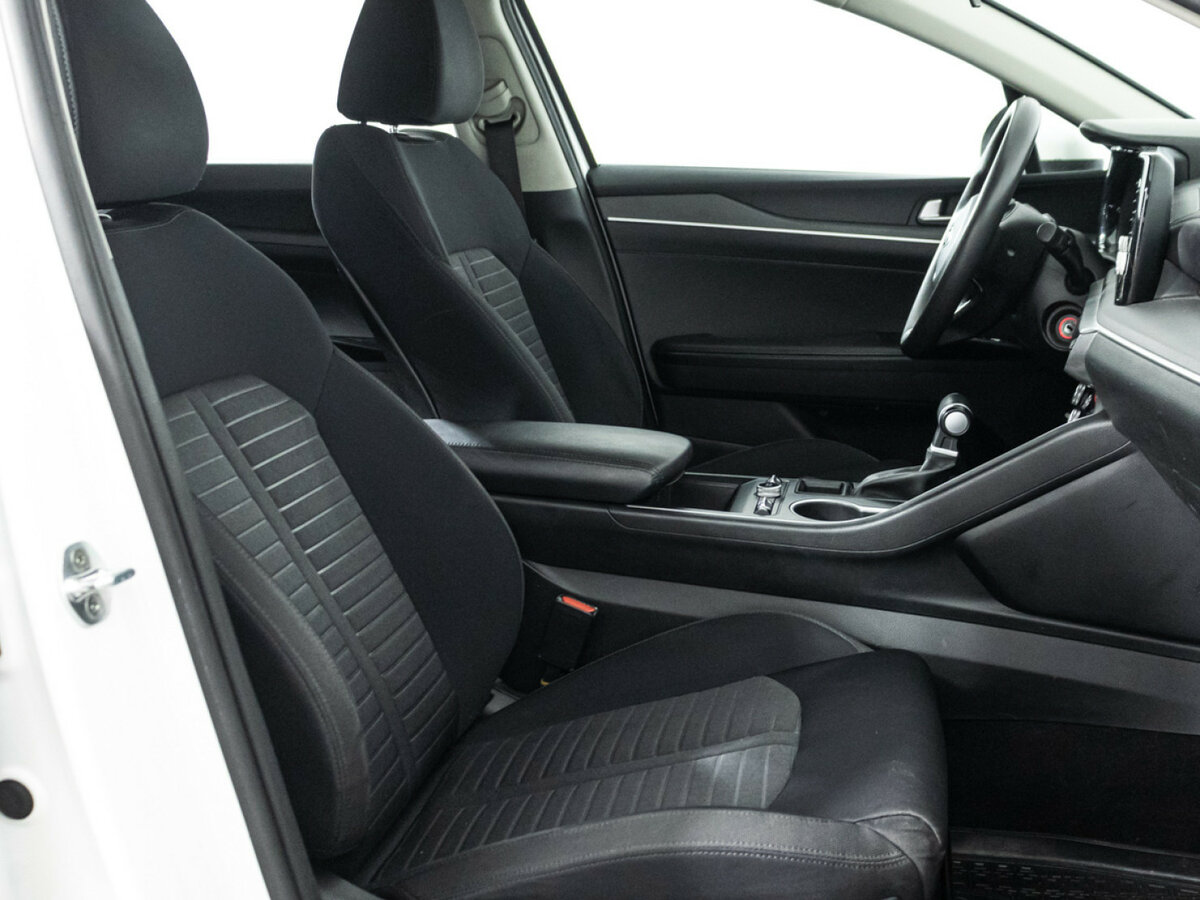 Купить Kia K5 с пробегом. Фото: #13