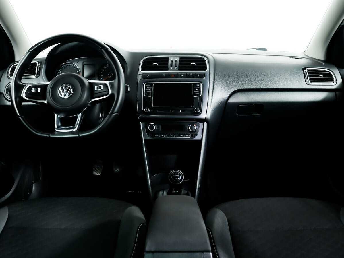 Купить Volkswagen Polo с пробегом. Фото: #10