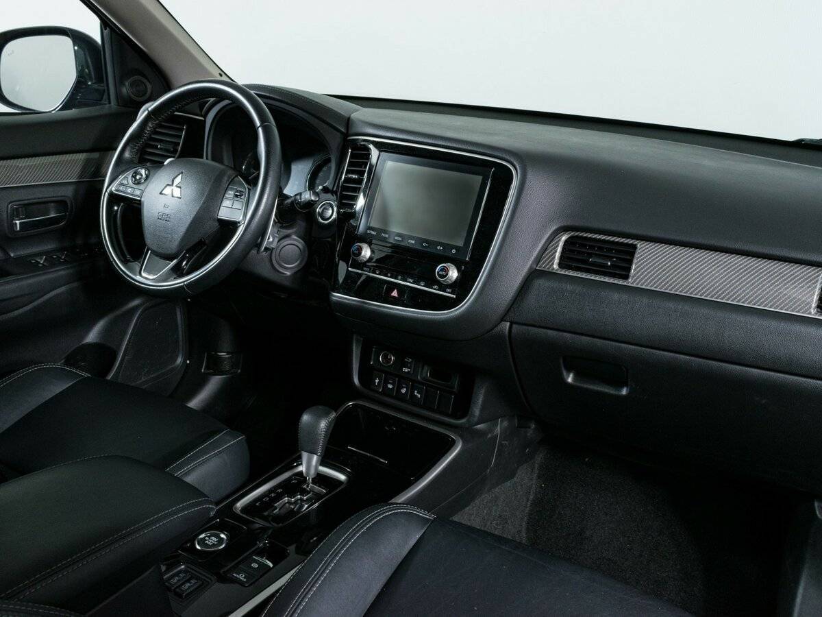 Купить Mitsubishi Outlander с пробегом. Фото: #10