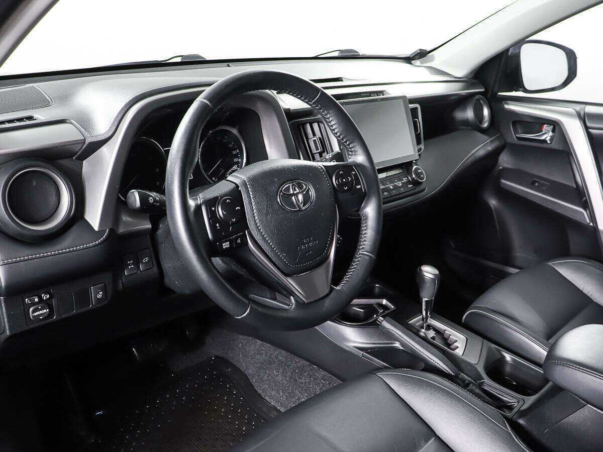 Купить Toyota RAV4 с пробегом. Фото: #12