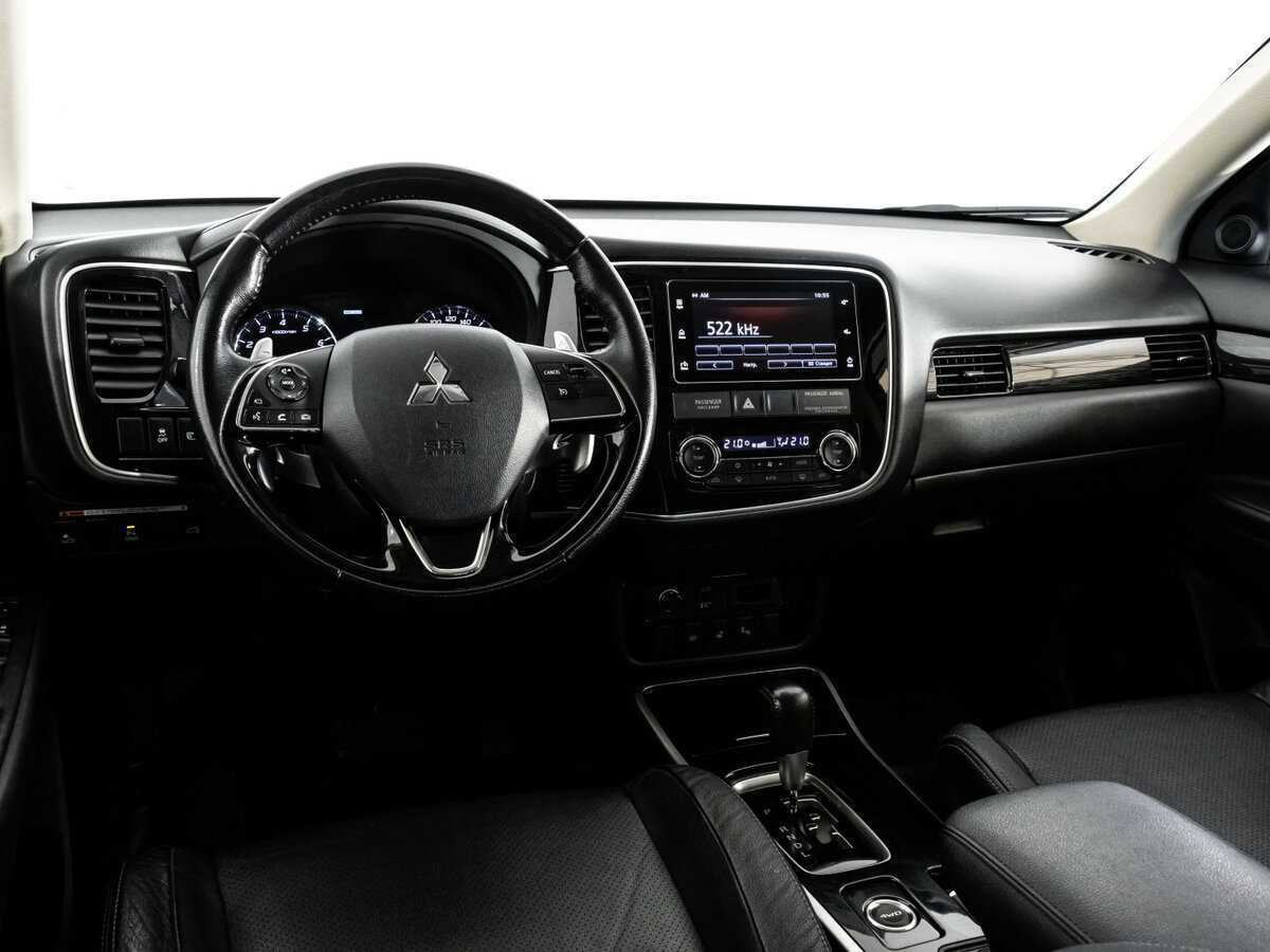 Купить Mitsubishi Outlander с пробегом. Фото: #8