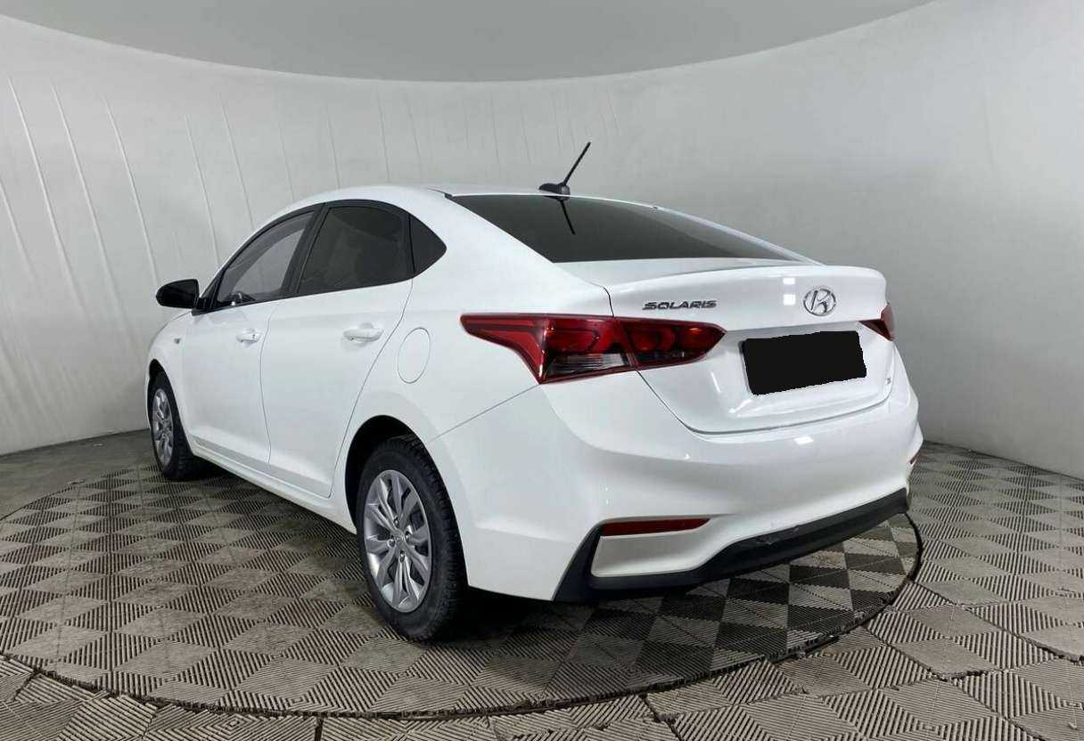 Купить Hyundai Solaris с пробегом. Фото: #3