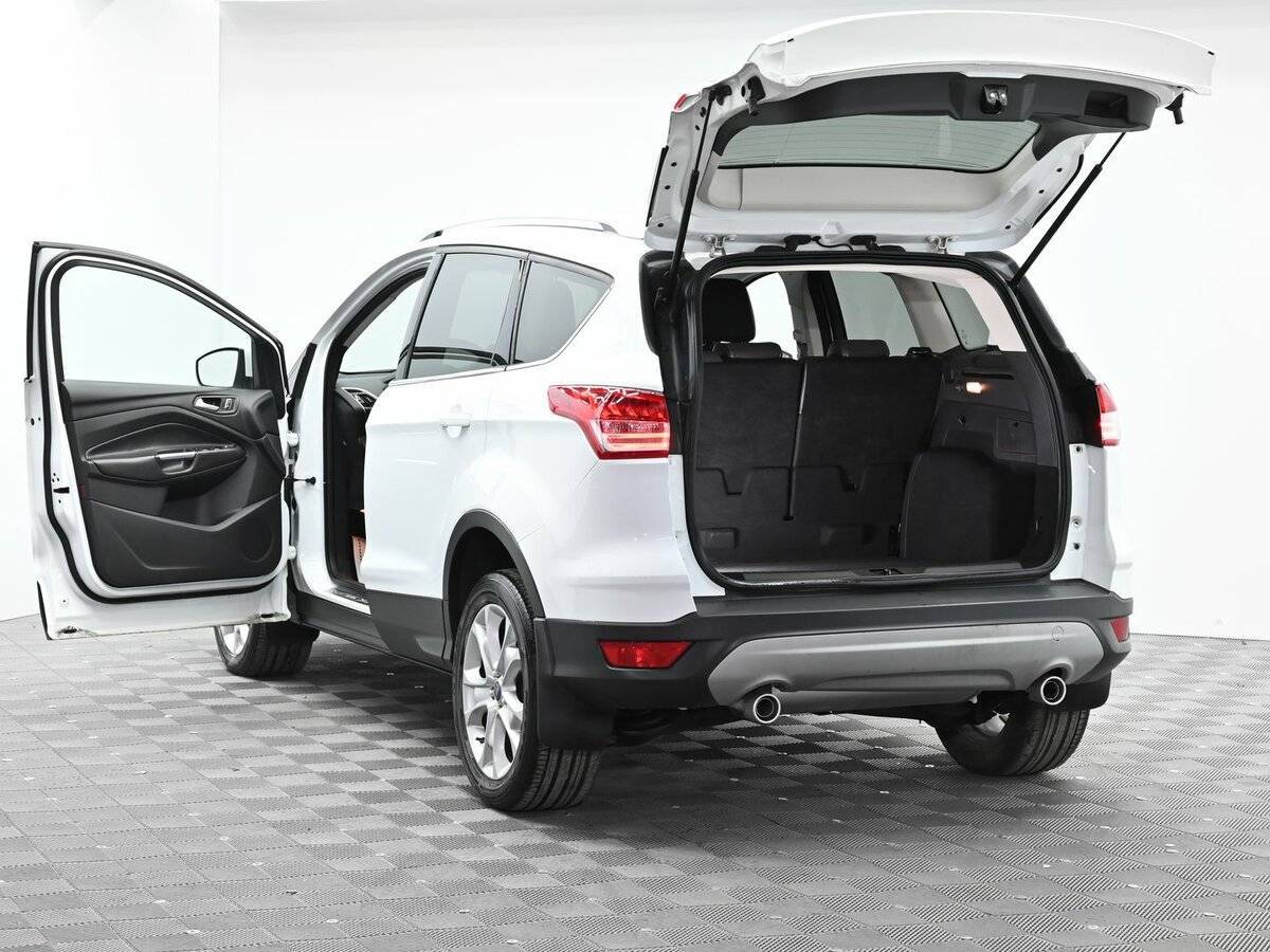 Купить Ford Kuga с пробегом. Фото: #3