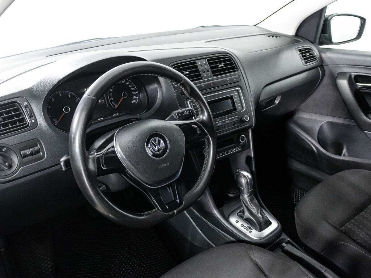 Купить Volkswagen Polo с пробегом. Фото: #10