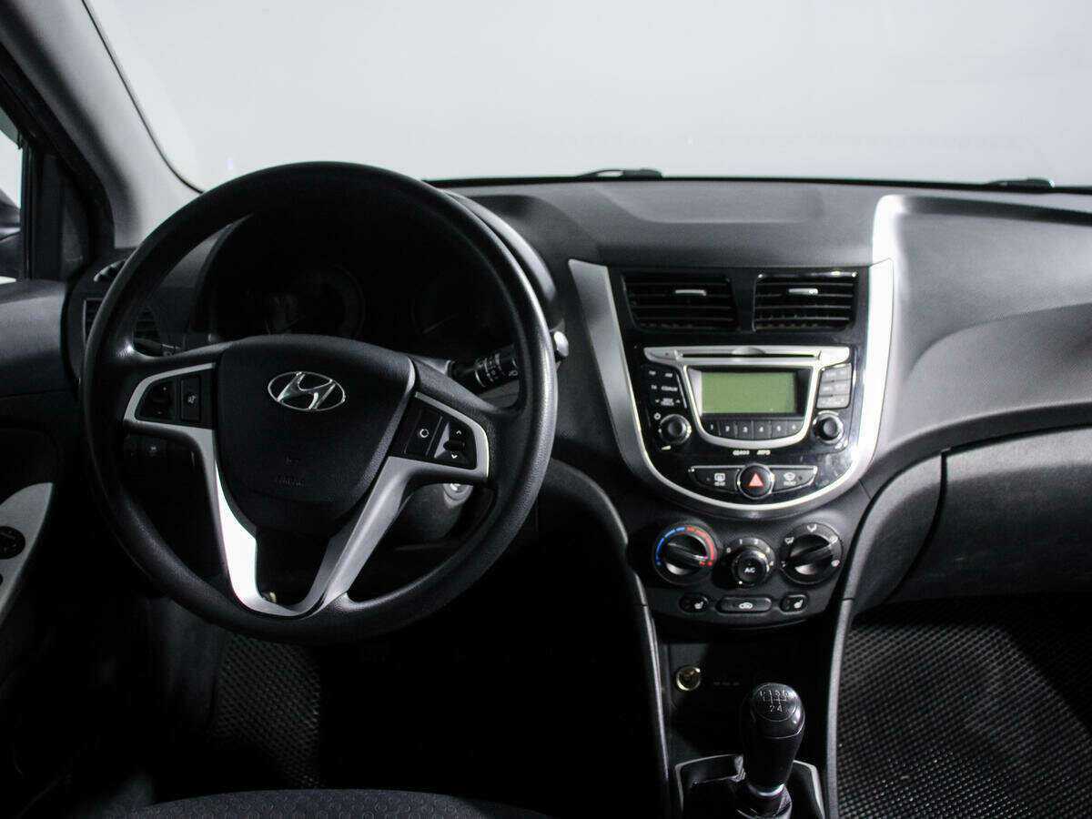 Купить Hyundai Solaris с пробегом. Фото: #9