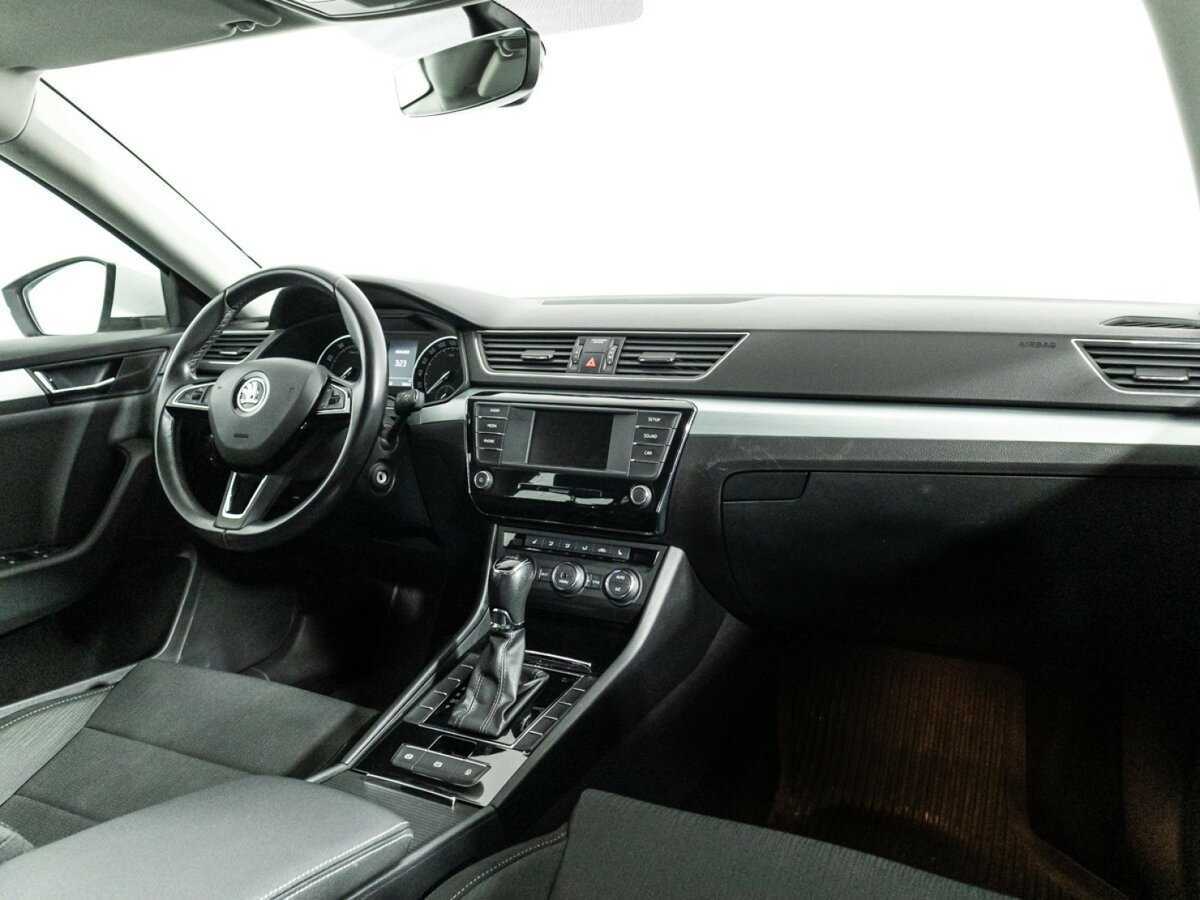 Купить Skoda Superb с пробегом. Фото: #7