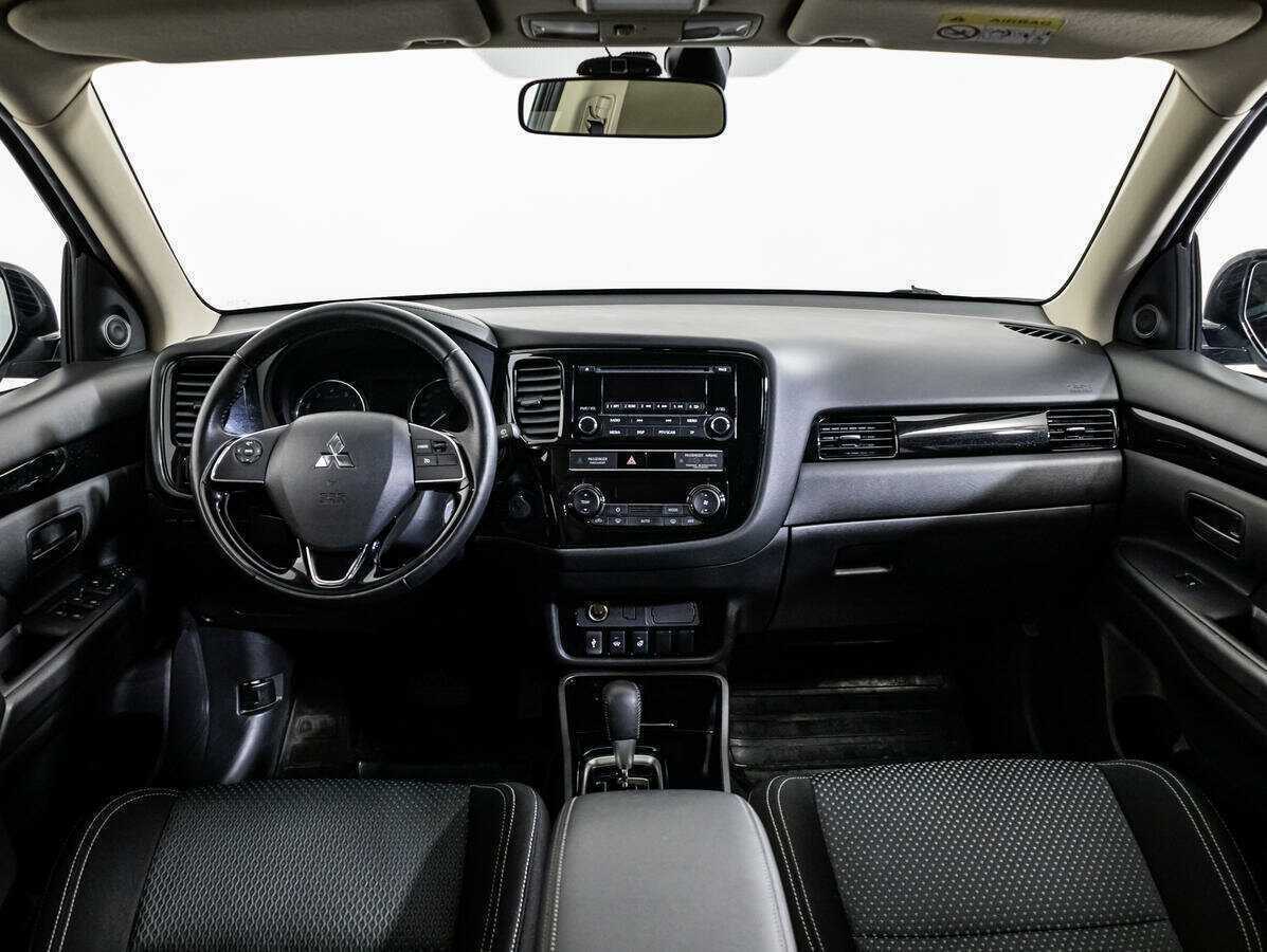 Купить Mitsubishi Outlander с пробегом. Фото: #10