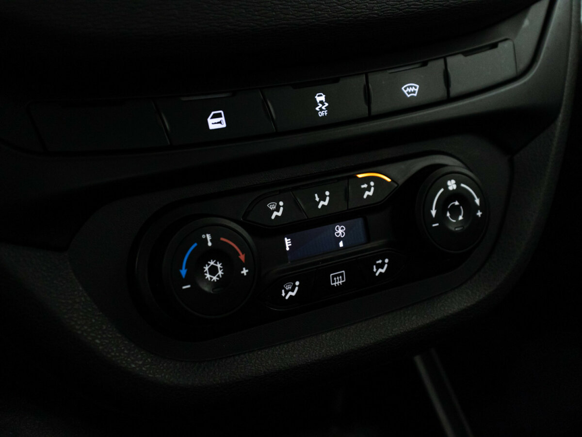 Купить Lada (ВАЗ) Vesta с пробегом. Фото: #14