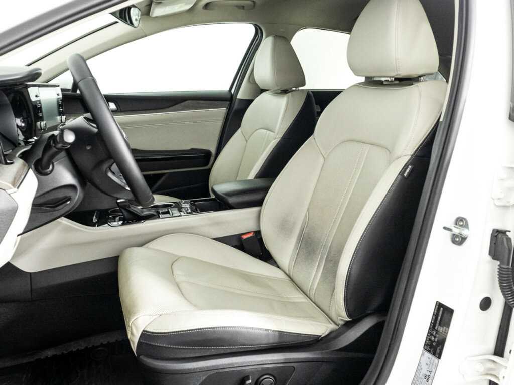 Купить Kia K5 с пробегом. Фото: #16