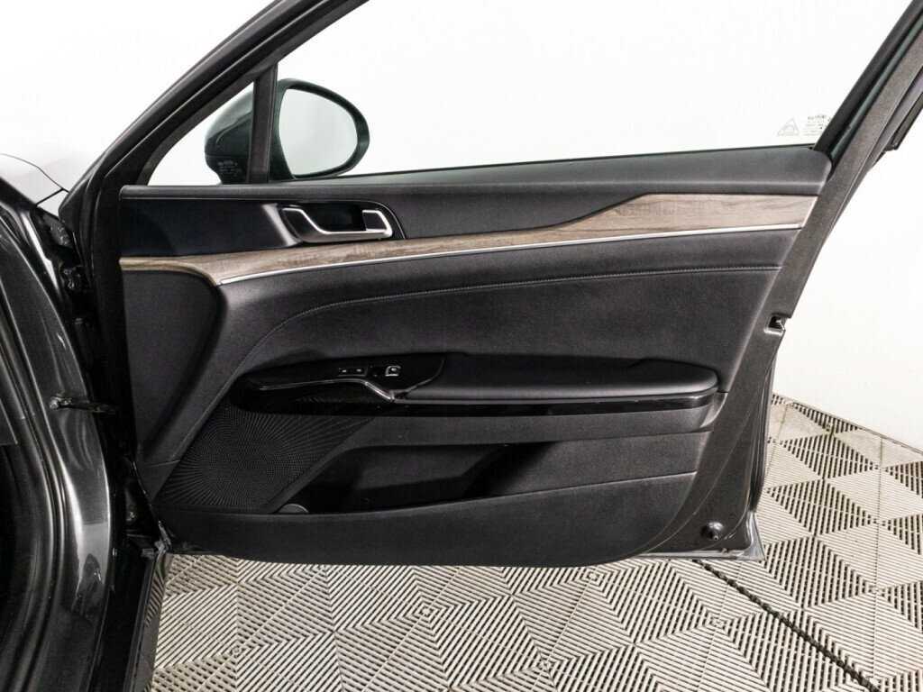 Купить Kia K5 с пробегом. Фото: #25