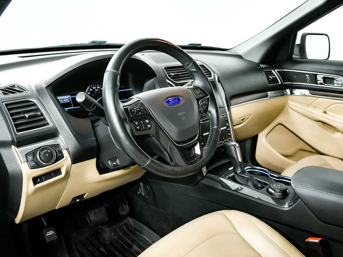 Купить Ford Explorer с пробегом. Фото: #11