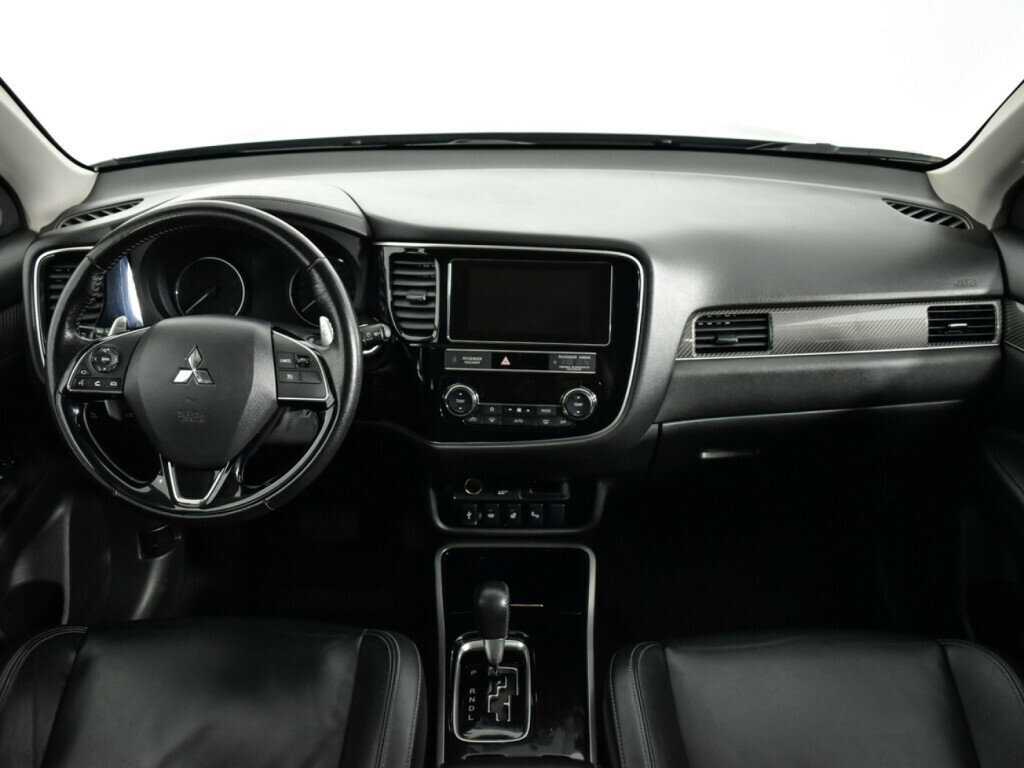 Купить Mitsubishi Outlander с пробегом. Фото: #11
