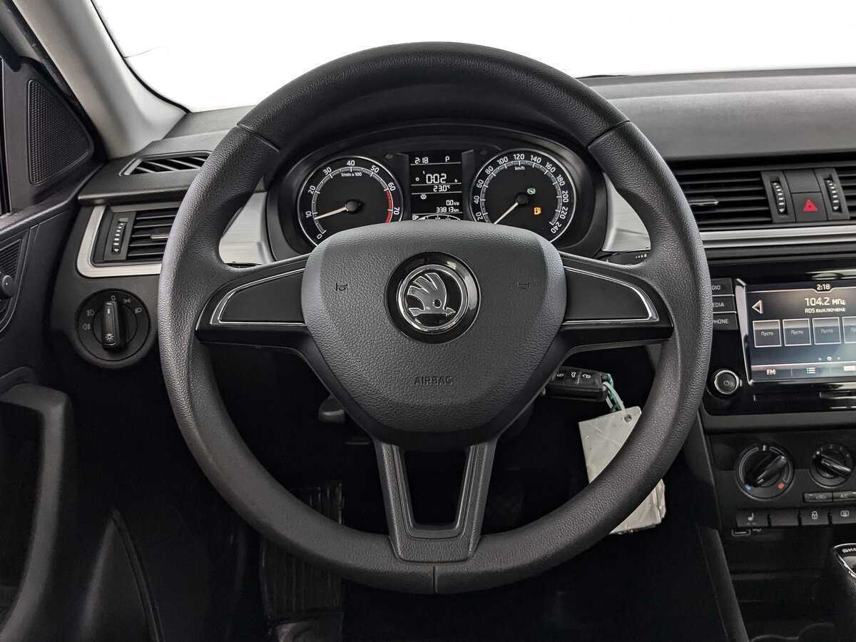 Купить Skoda Rapid с пробегом. Фото: #17