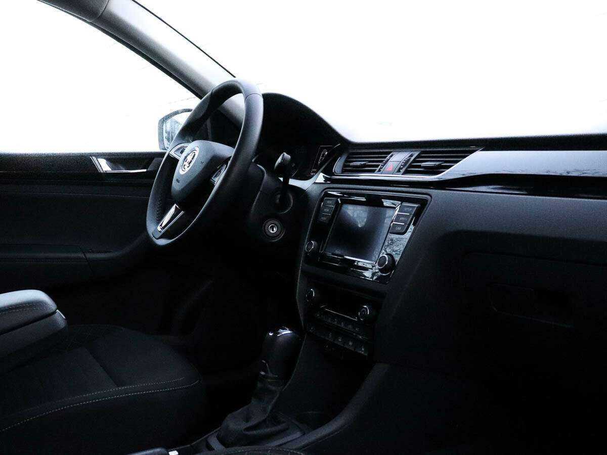 Купить Skoda Rapid с пробегом. Фото: #6