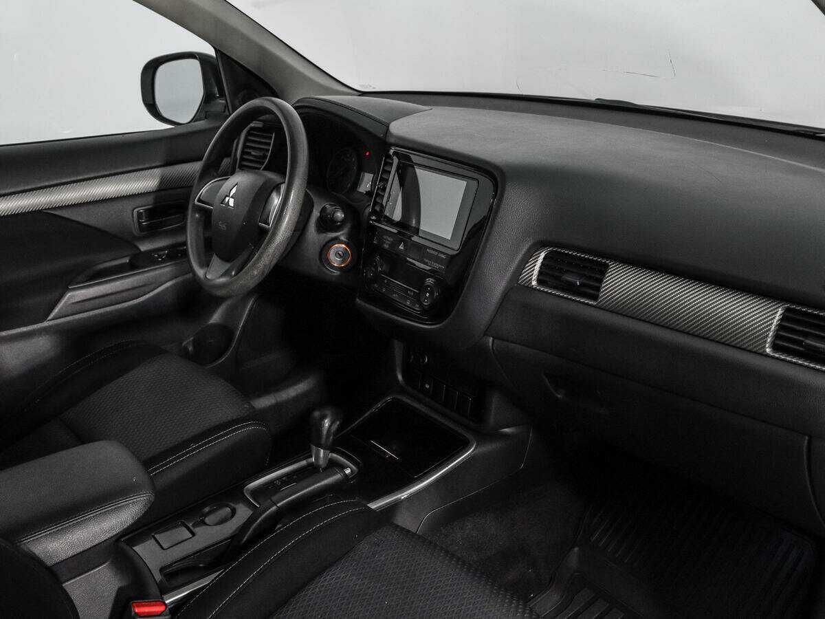 Купить Mitsubishi Outlander с пробегом. Фото: #10