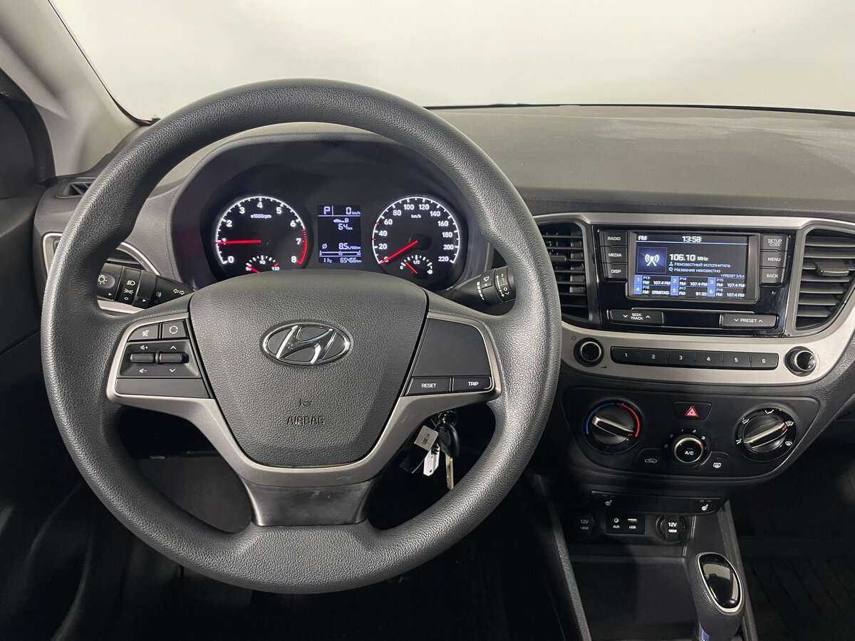 Купить Hyundai Solaris с пробегом. Фото: #10