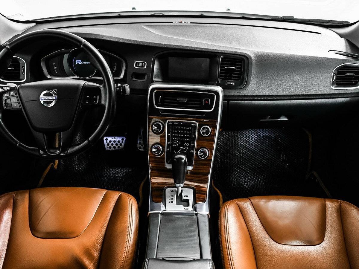 Купить Volvo S60 с пробегом. Фото: #10