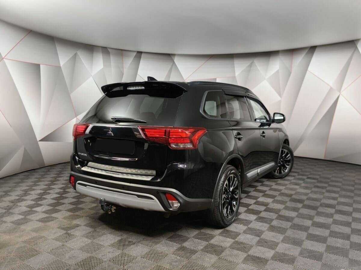 Купить Mitsubishi Outlander с пробегом. Фото: #1