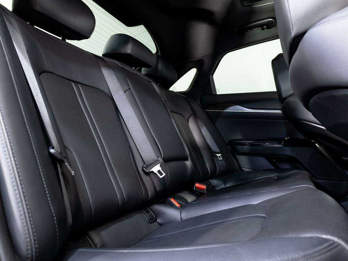 Купить Kia K5 с пробегом. Фото: #11