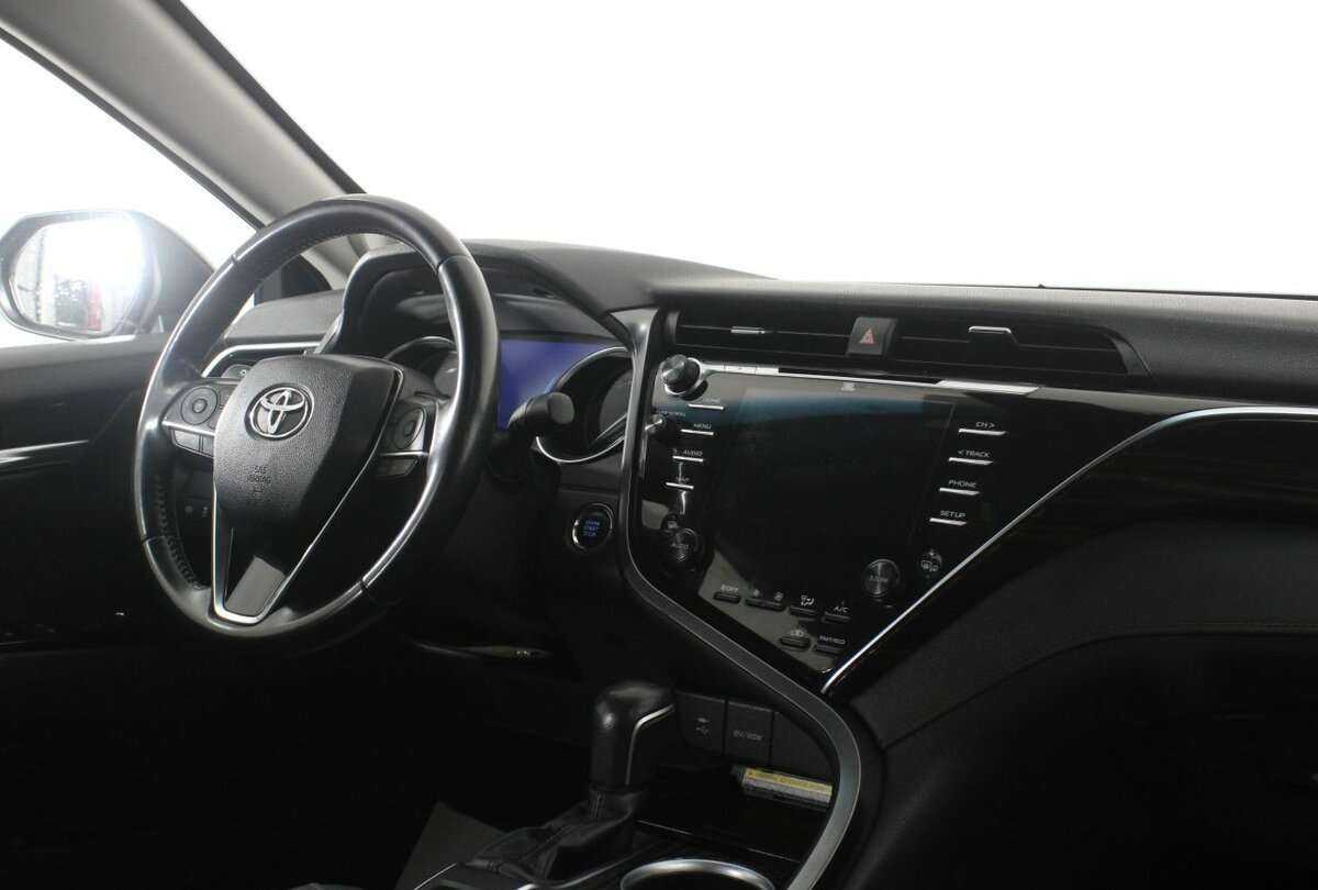 Купить Toyota Camry с пробегом. Фото: #8