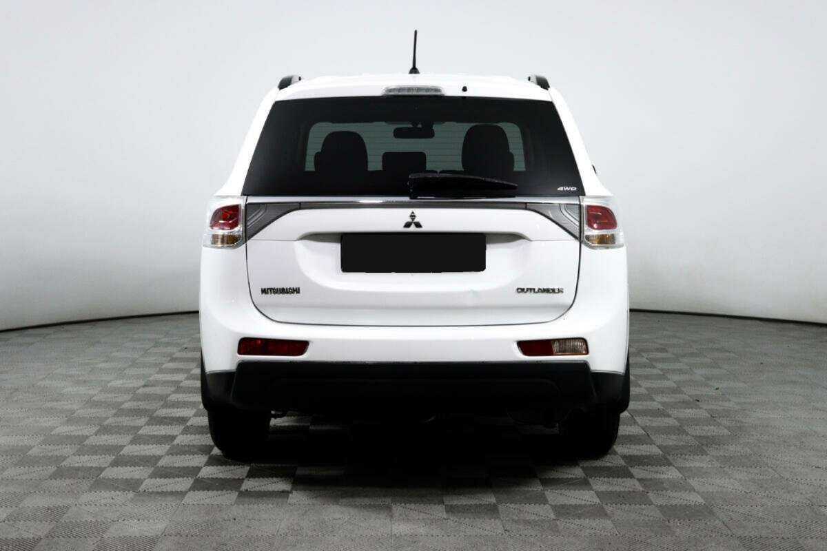 Купить Mitsubishi Outlander с пробегом. Фото: #5