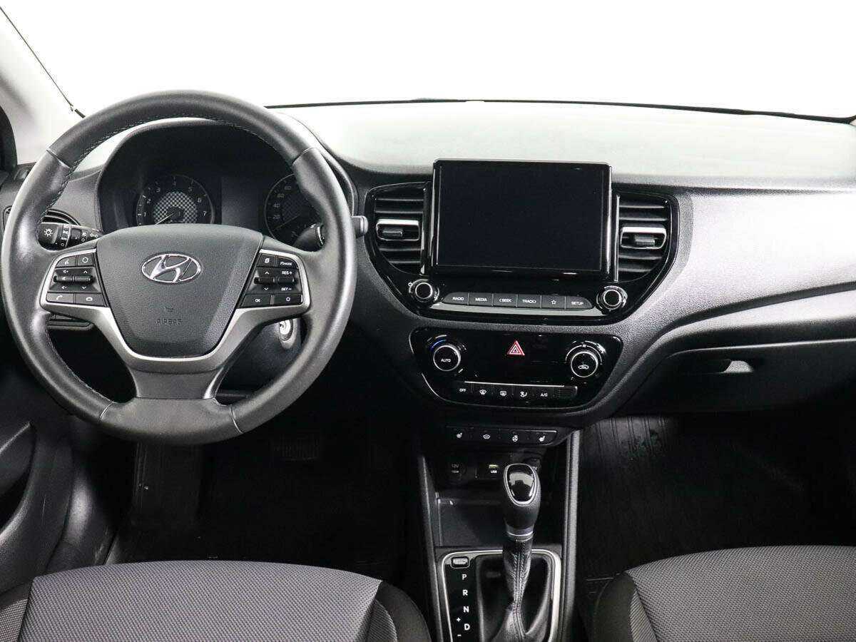 Купить Hyundai Solaris с пробегом. Фото: #10
