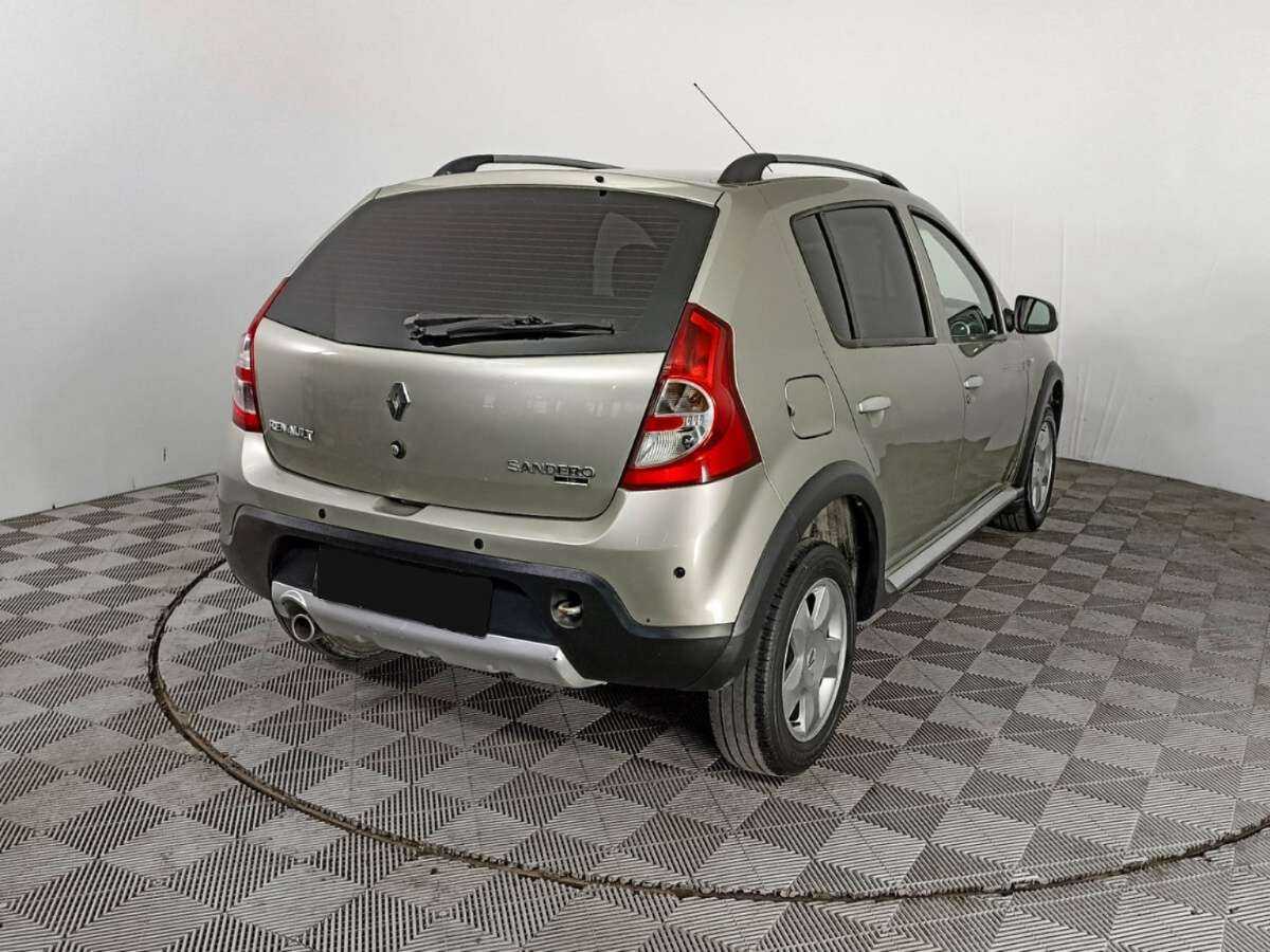 Купить Renault Sandero с пробегом. Фото: #4