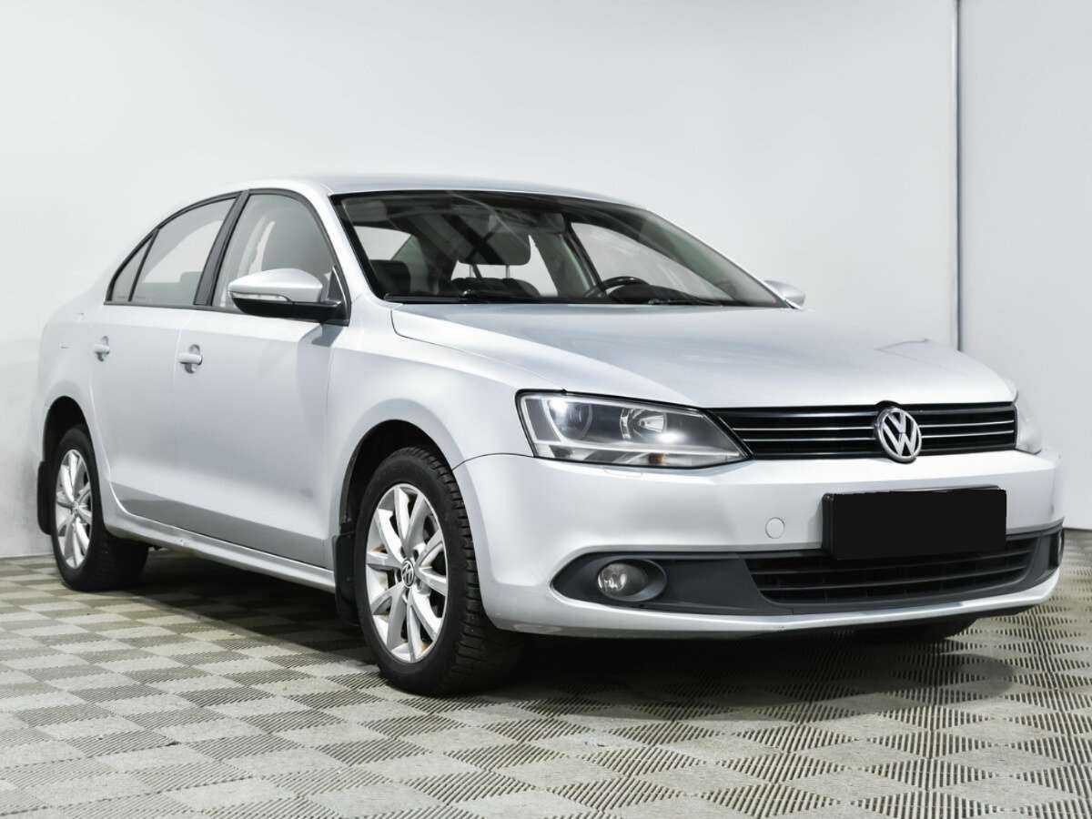 Купить Volkswagen Jetta с пробегом. Фото: #2