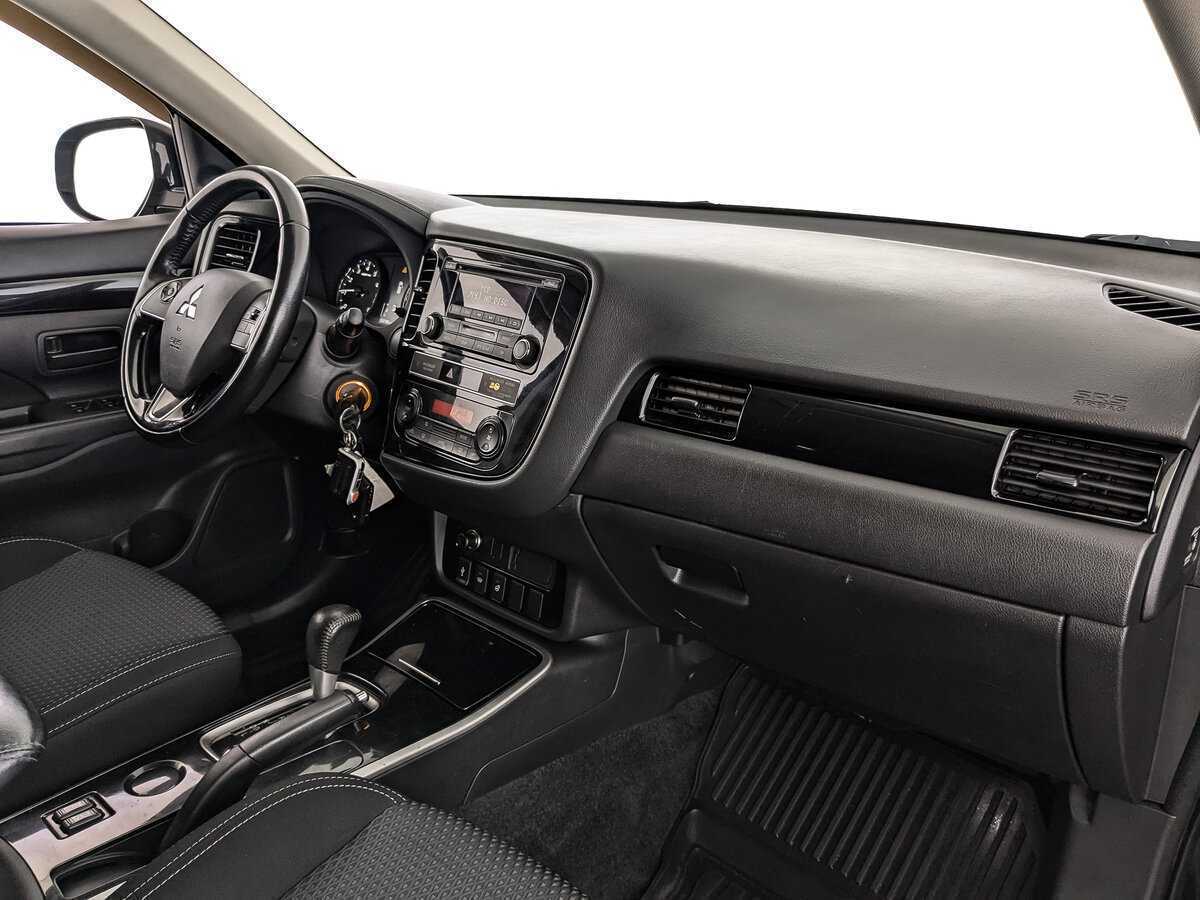 Купить Mitsubishi Outlander с пробегом. Фото: #8