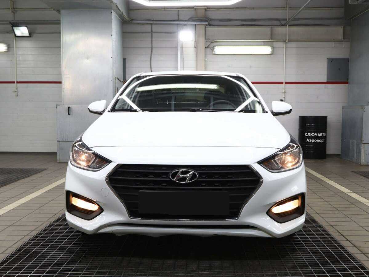 Купить Hyundai Solaris с пробегом. Фото: #1