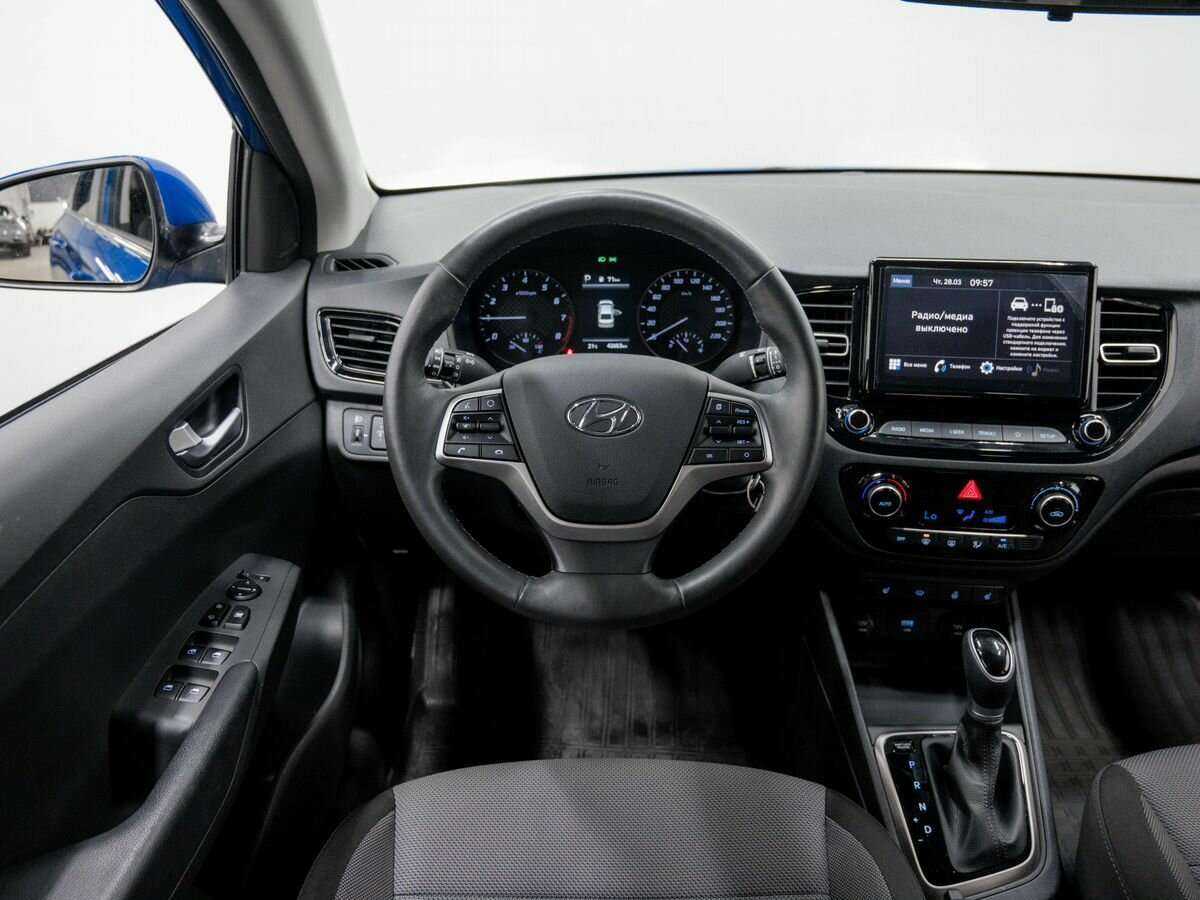 Купить Hyundai Solaris с пробегом. Фото: #9
