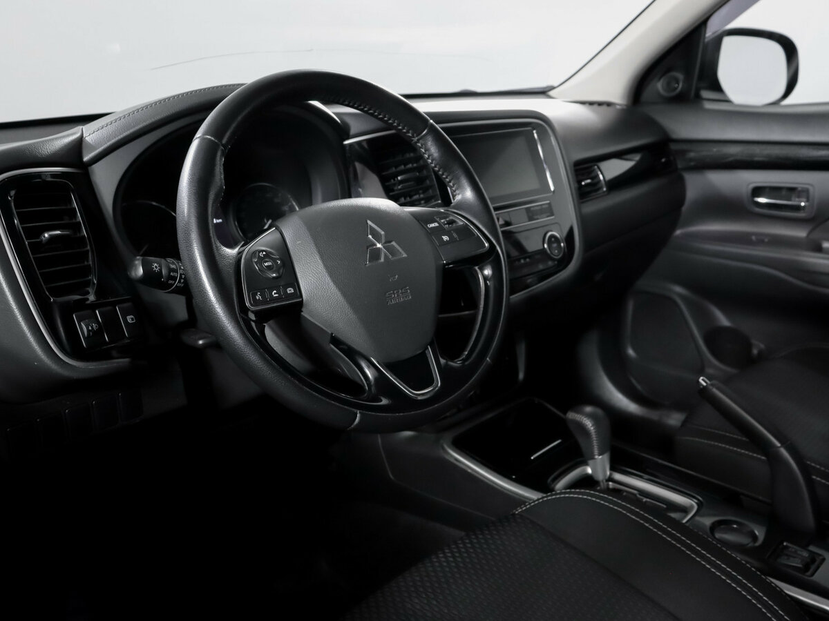 Купить Mitsubishi Outlander с пробегом. Фото: #13